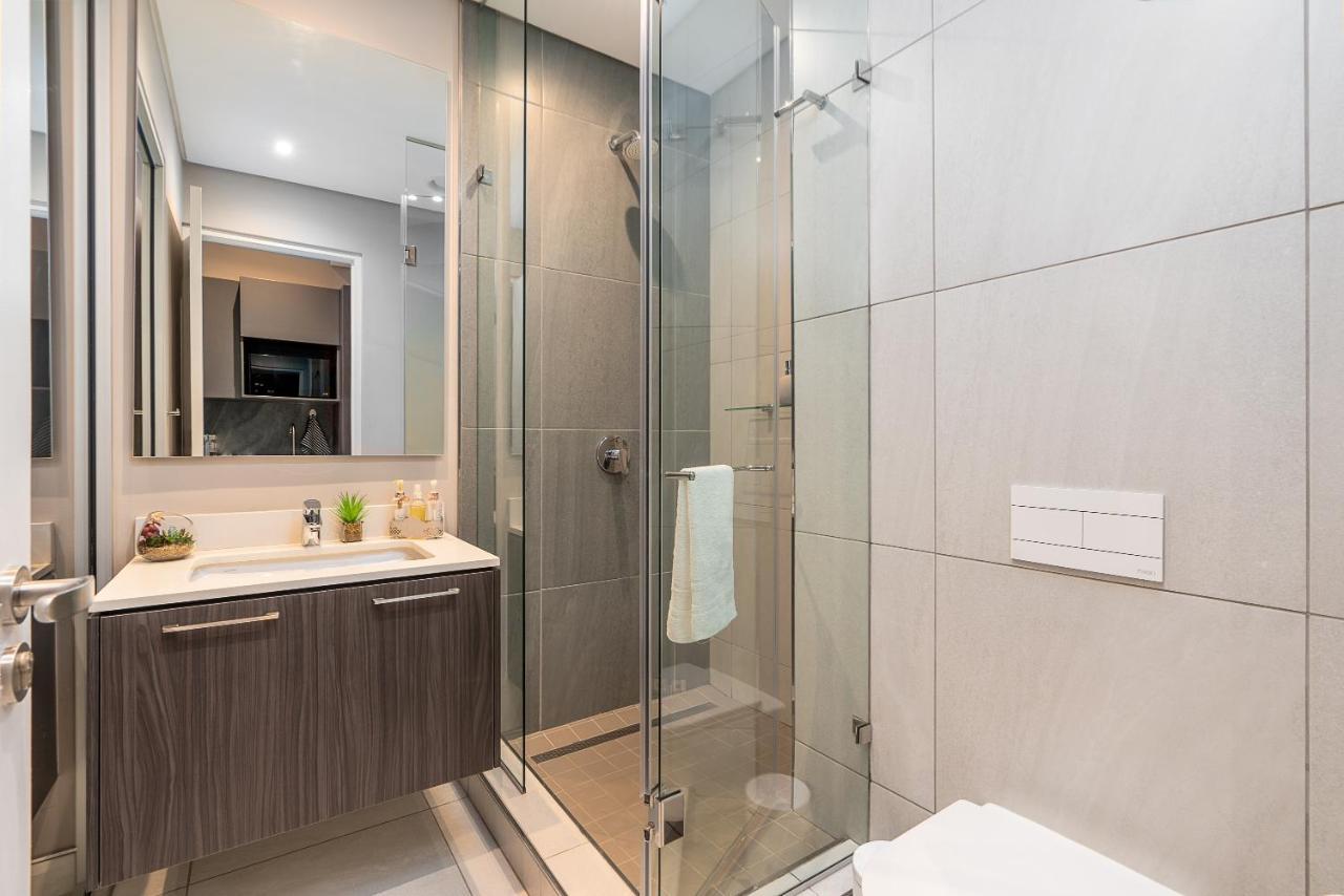 Top Floor Menlyn Maine Studio Apartment With Stunning Views & No Load Shedding Претория Екстериор снимка